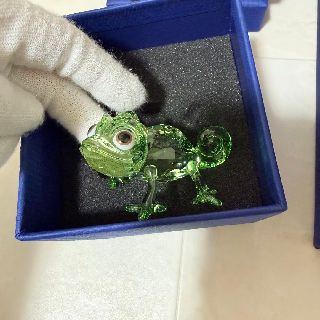 スワロフスキー　ディズニー　Disney　ラプンツェル パスカル