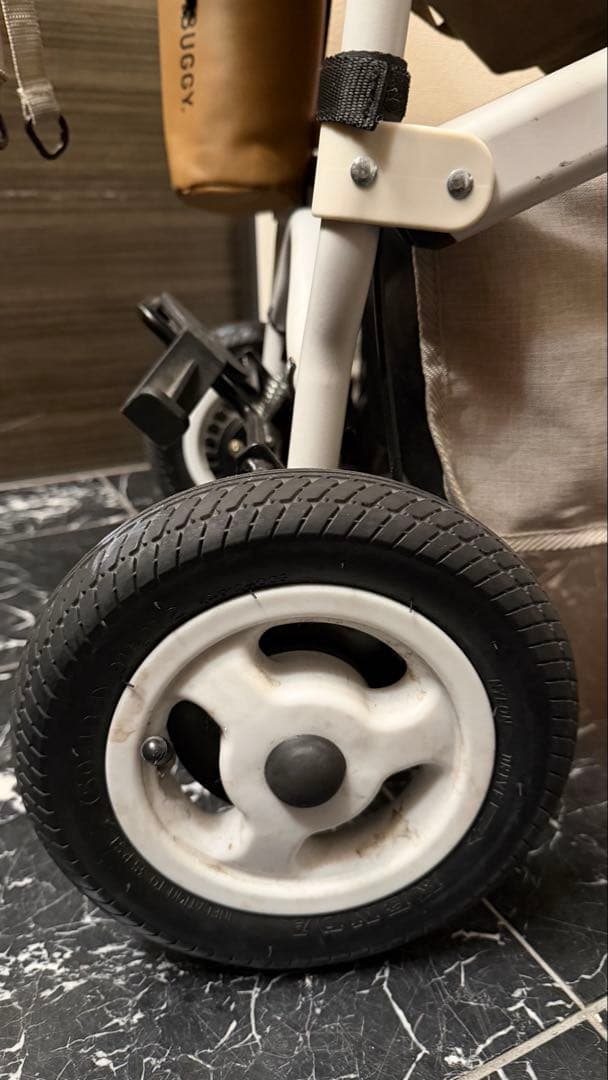 ロイロイエアバキーベビーカー