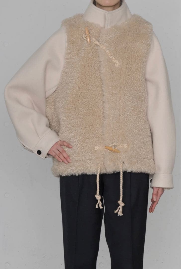 【HYKE】DOUBLE FACE DUFFEL JACKET クリーム