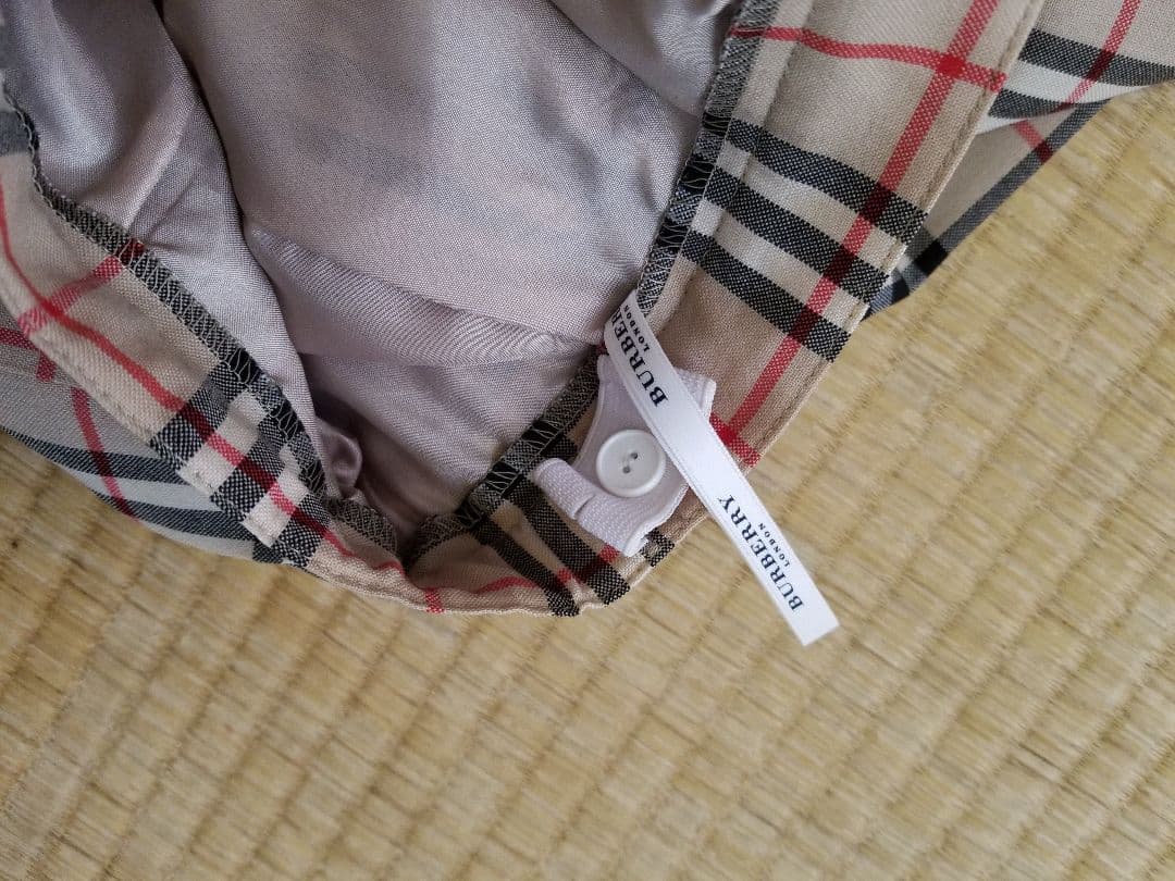 バーバリー人気キッズスカート綺麗なプリーツ　茶 2度使用　チェック 美品140
