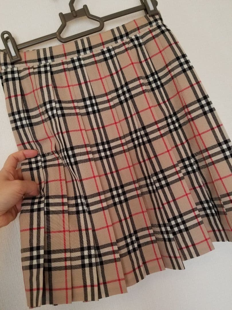 バーバリー人気キッズスカート綺麗なプリーツ　茶 2度使用　チェック 美品140