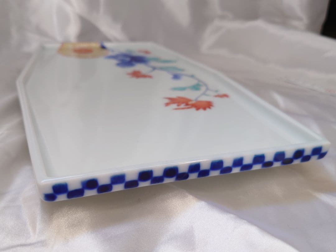【値下げ】深川製磁　色絵菊花紋　六角盛皿　大皿