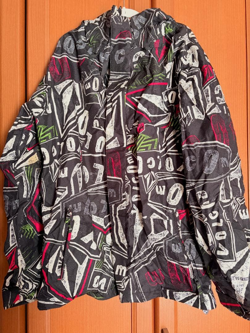 さかも！ さん専用◾️VOLCOM スノーボードウェア　上下セット　Lサイズ