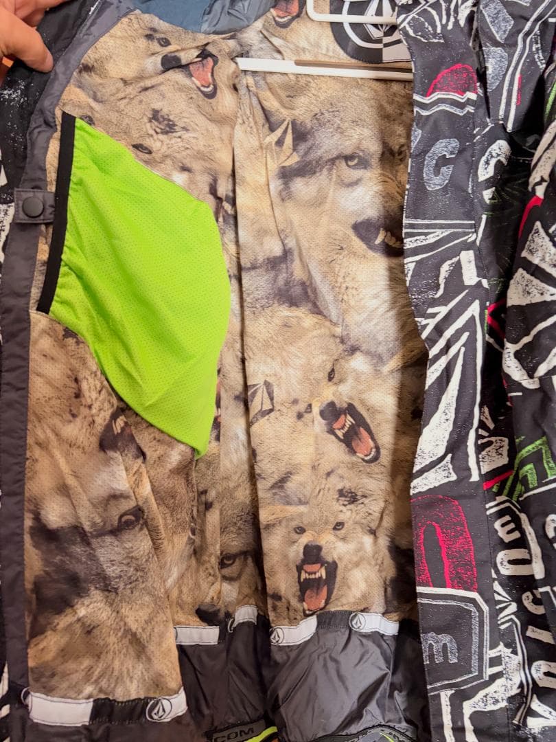 さかも！ さん専用◾️VOLCOM スノーボードウェア　上下セット　Lサイズ