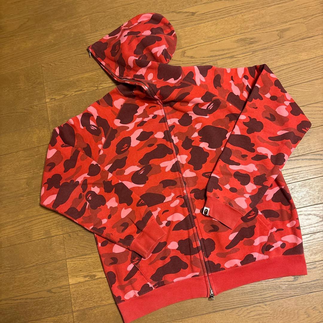 APE BAPEロゴ カモフラージュパーカー　レッド/Ｌ