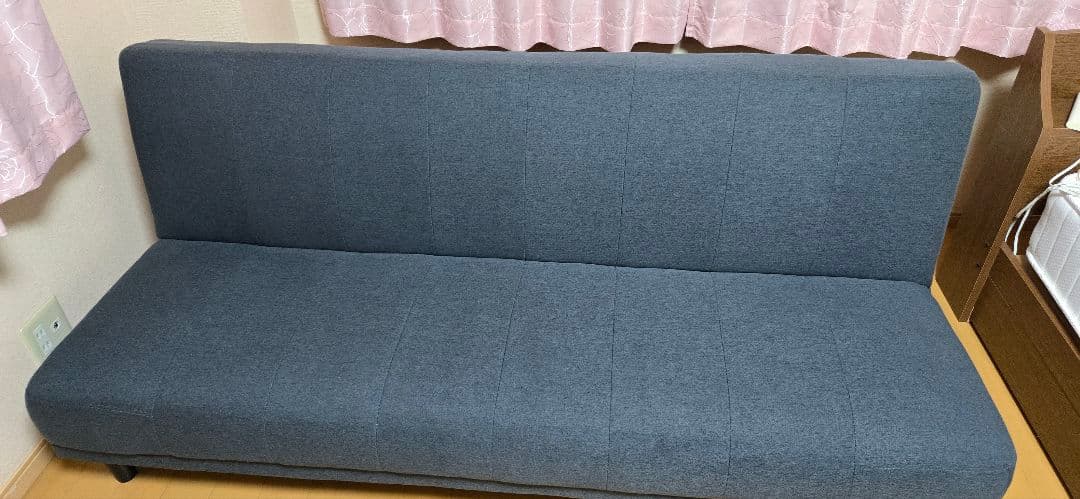 グレーのシンプルソファベッド