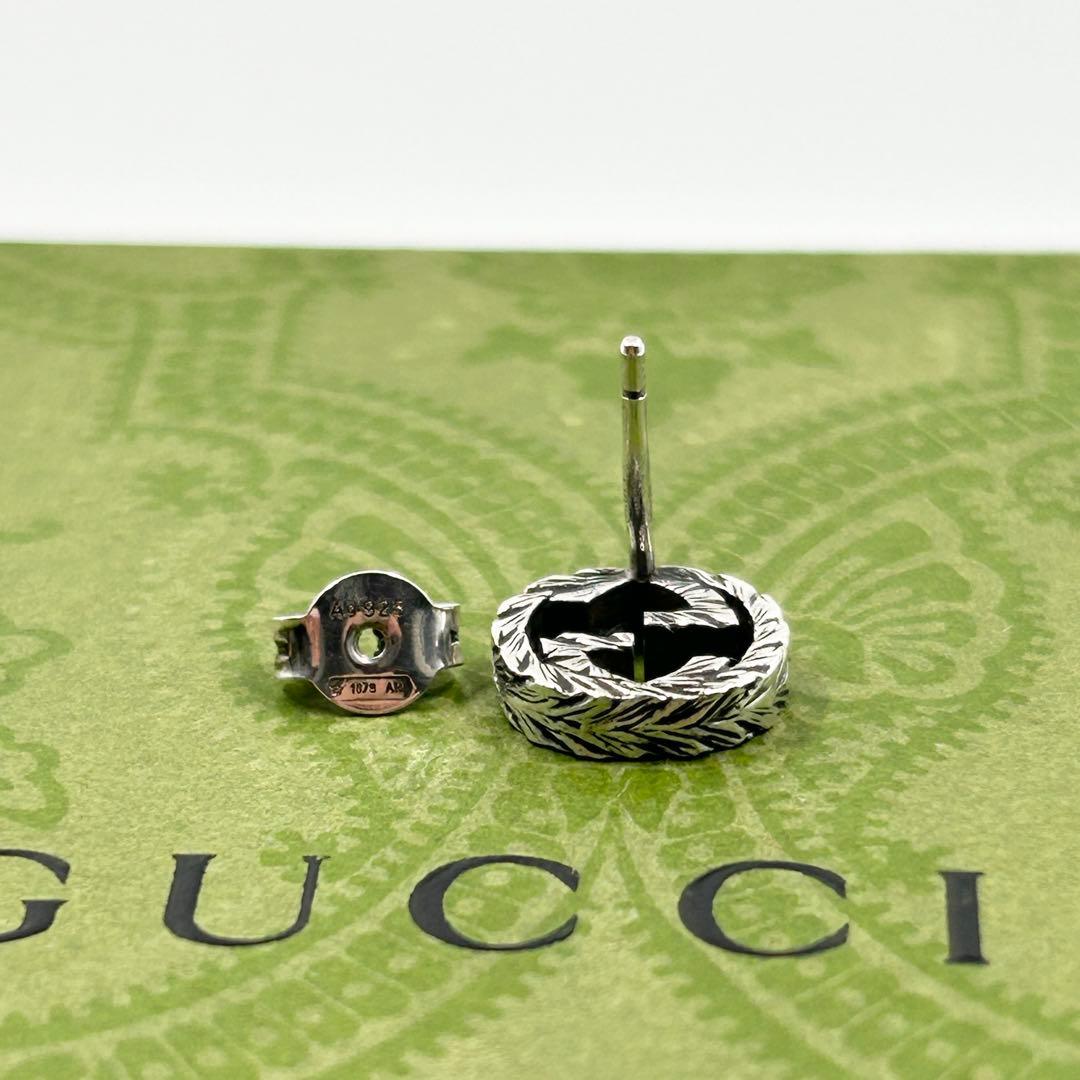 美品✨　グッチ　GUCCI ピアス　アラベスク　インターロッキング　G　燻　片耳