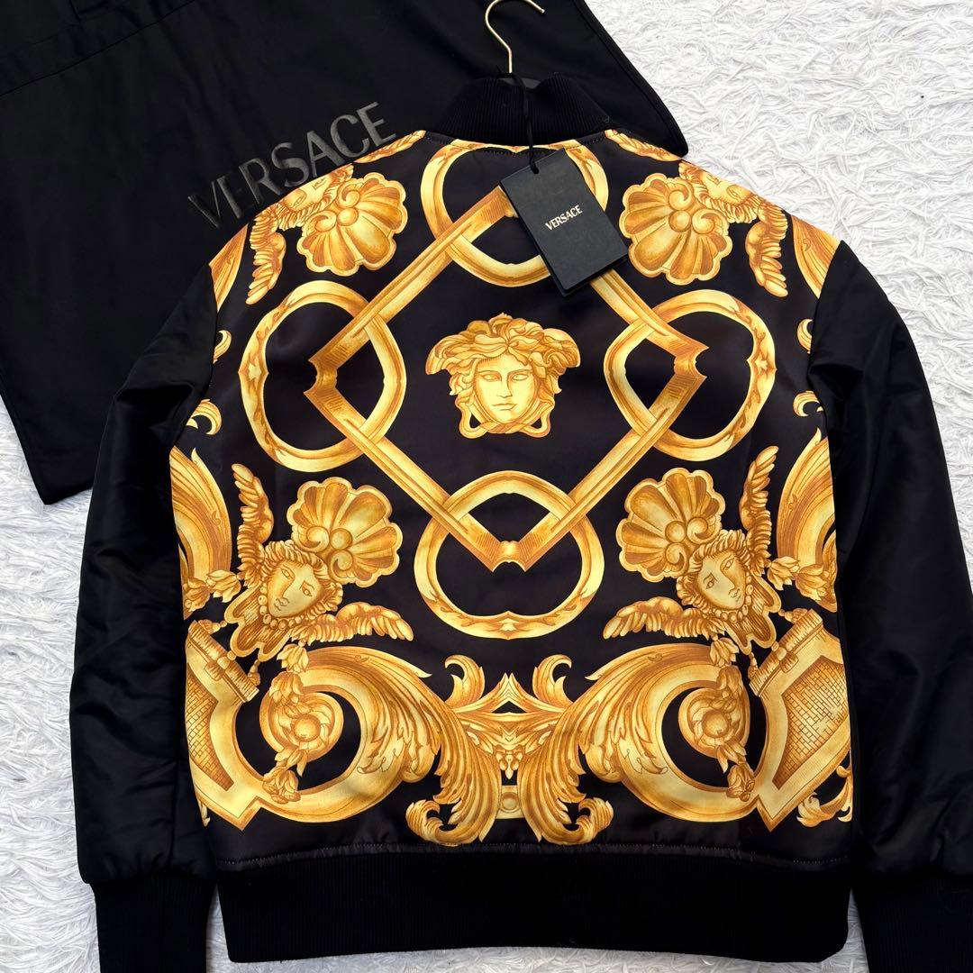 【新品同様】 VERCACE 中綿 ブルゾン メデューサ ブラック MA-1