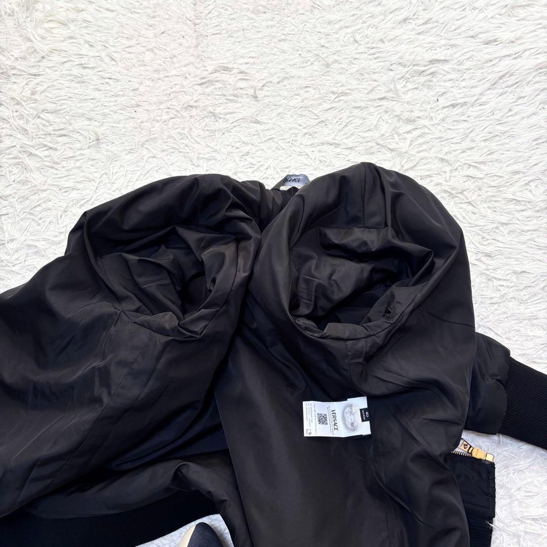 【新品同様】 VERCACE 中綿 ブルゾン メデューサ ブラック MA-1