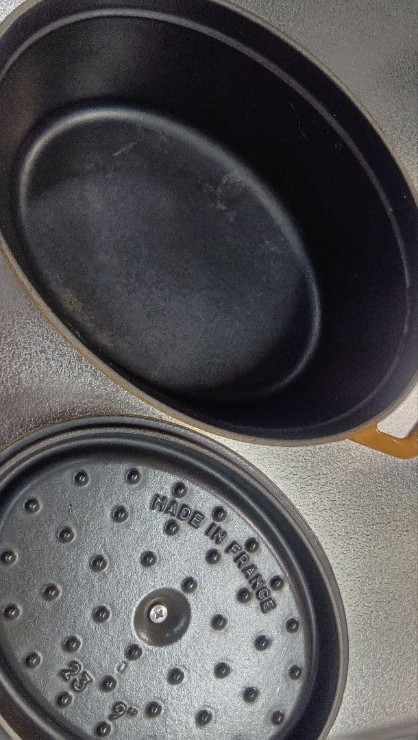 Staub 鋳鉄製 両手鍋 23cm マスタード
