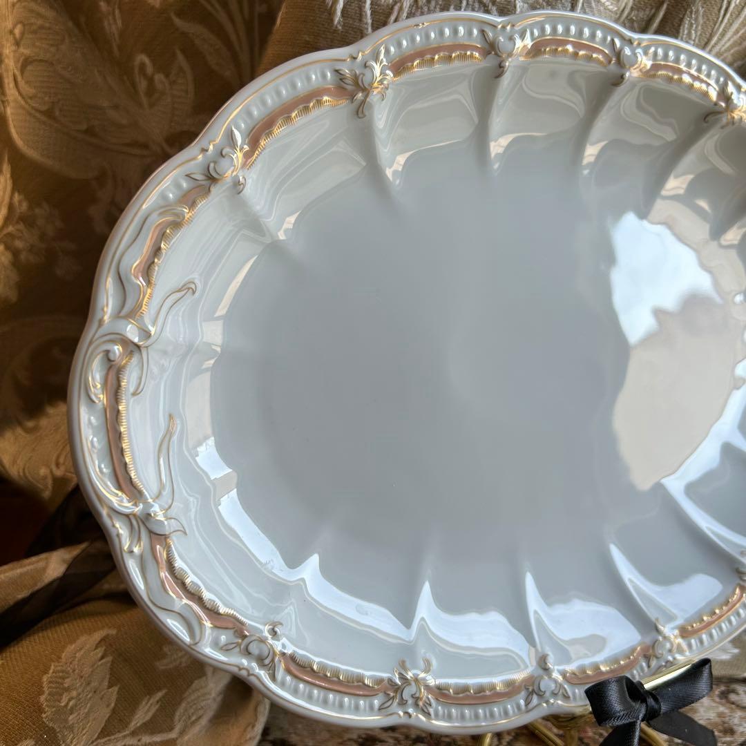 HutchenReuther淡い上品なペール ドイツ製レリーフディッシュ