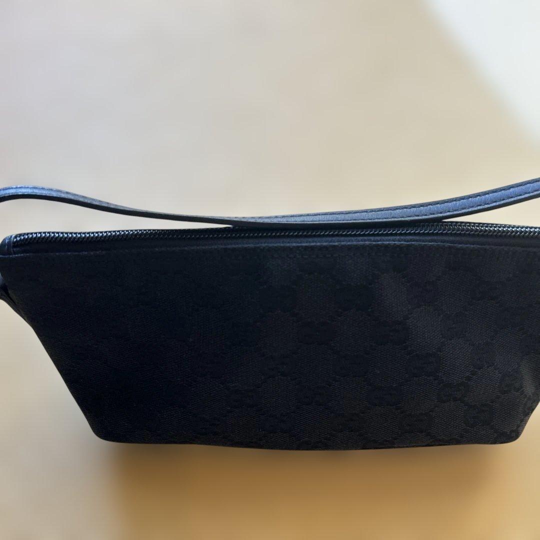 GUCCI 新品ブラック ポーチ ショルダーストラップ付き