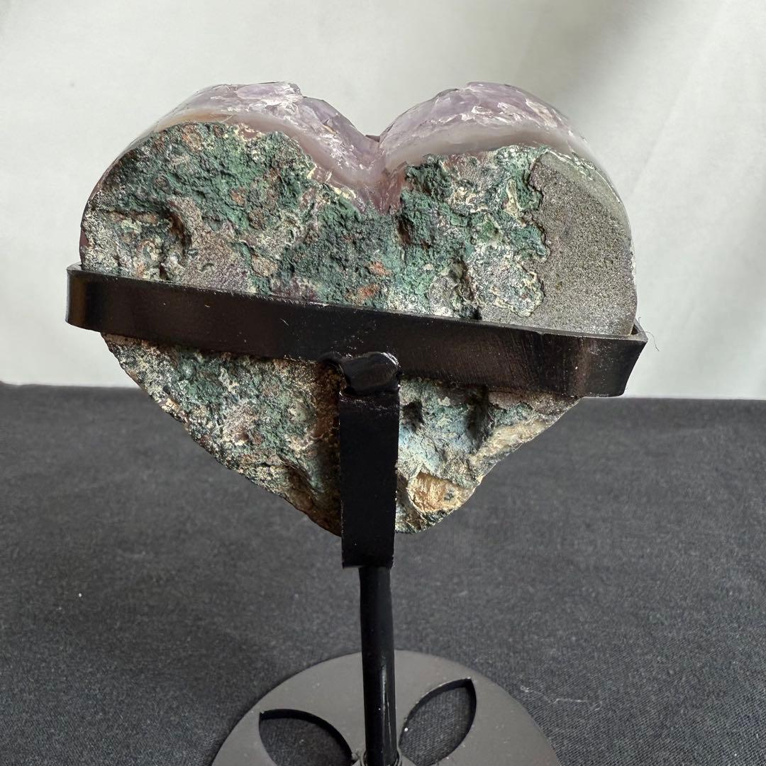 天然石カルサイト&ブラックトルマリン共生アメジストのハート　NO.070413
