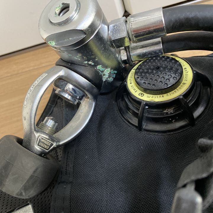 mares h.u.b BC、レギュレーター、オクトパス一体型(残圧系付属)