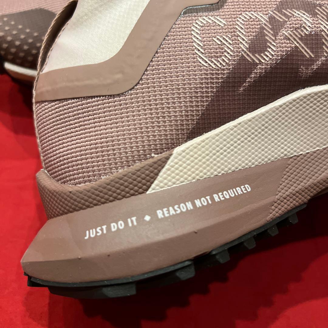 新品　23.5cm　ナイキ　ウィメンズ ペガサス トレイル 4 GORE-TEX