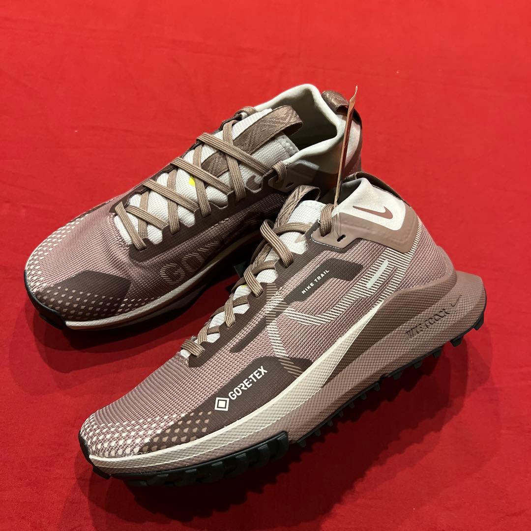 新品　23.5cm　ナイキ　ウィメンズ ペガサス トレイル 4 GORE-TEX