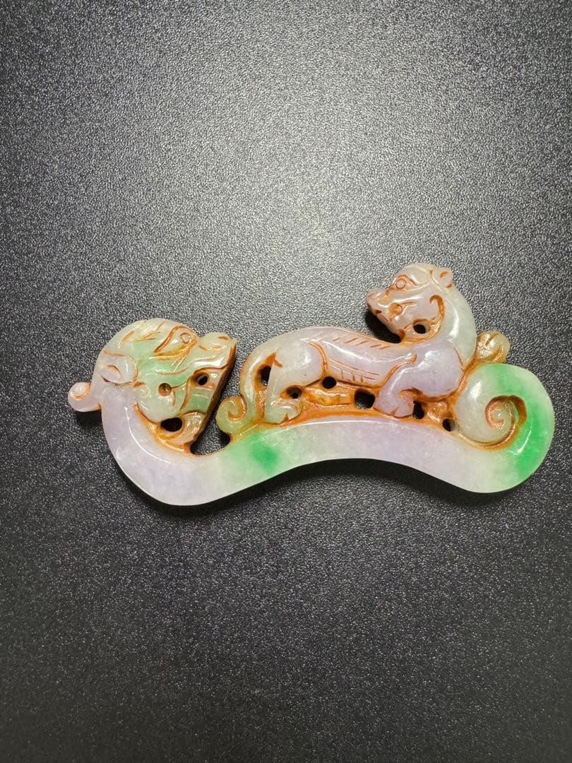翡翠 龍と虎　清時代 中国古美術 雕刻 極細工装飾品 時代物 お守り 極細工根付