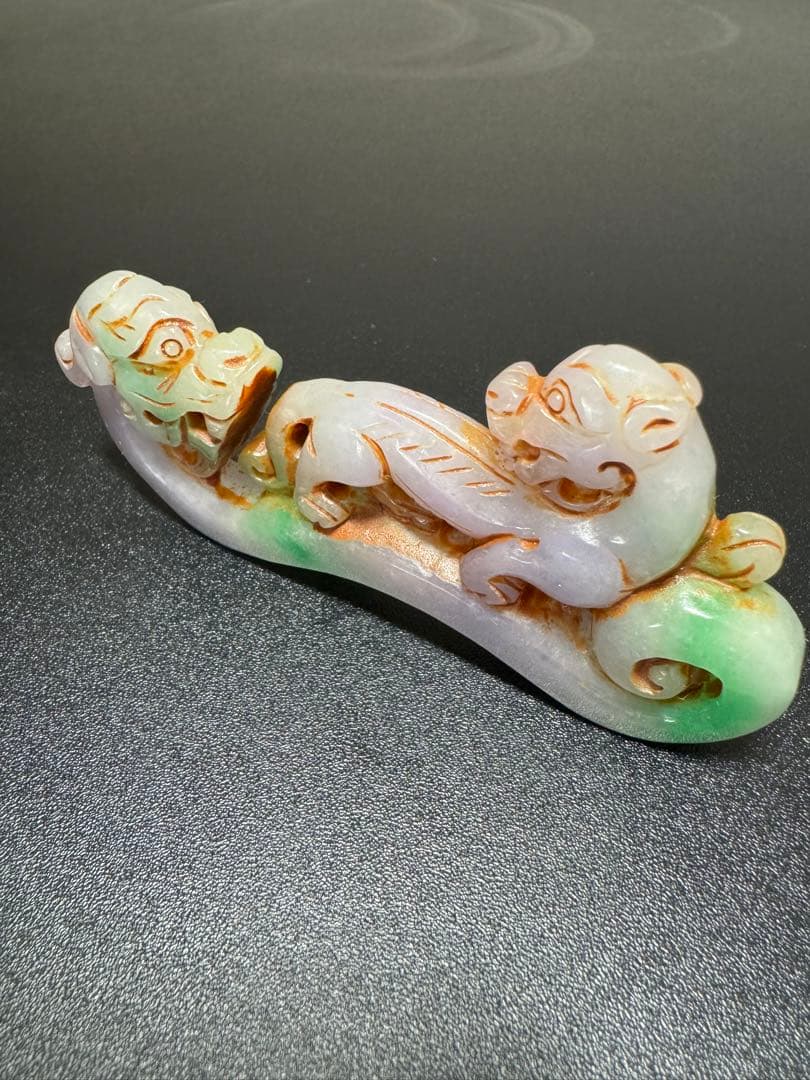 翡翠 龍と虎　清時代 中国古美術 雕刻 極細工装飾品 時代物 お守り 極細工根付