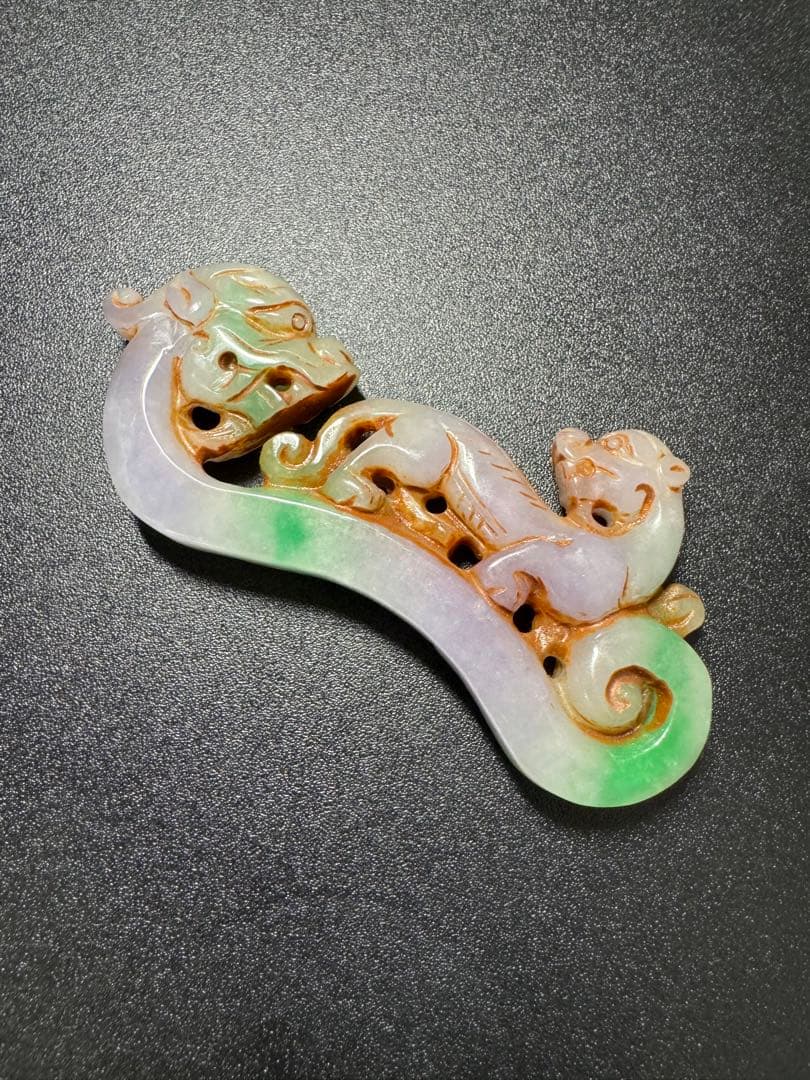 翡翠 龍と虎　清時代 中国古美術 雕刻 極細工装飾品 時代物 お守り 極細工根付