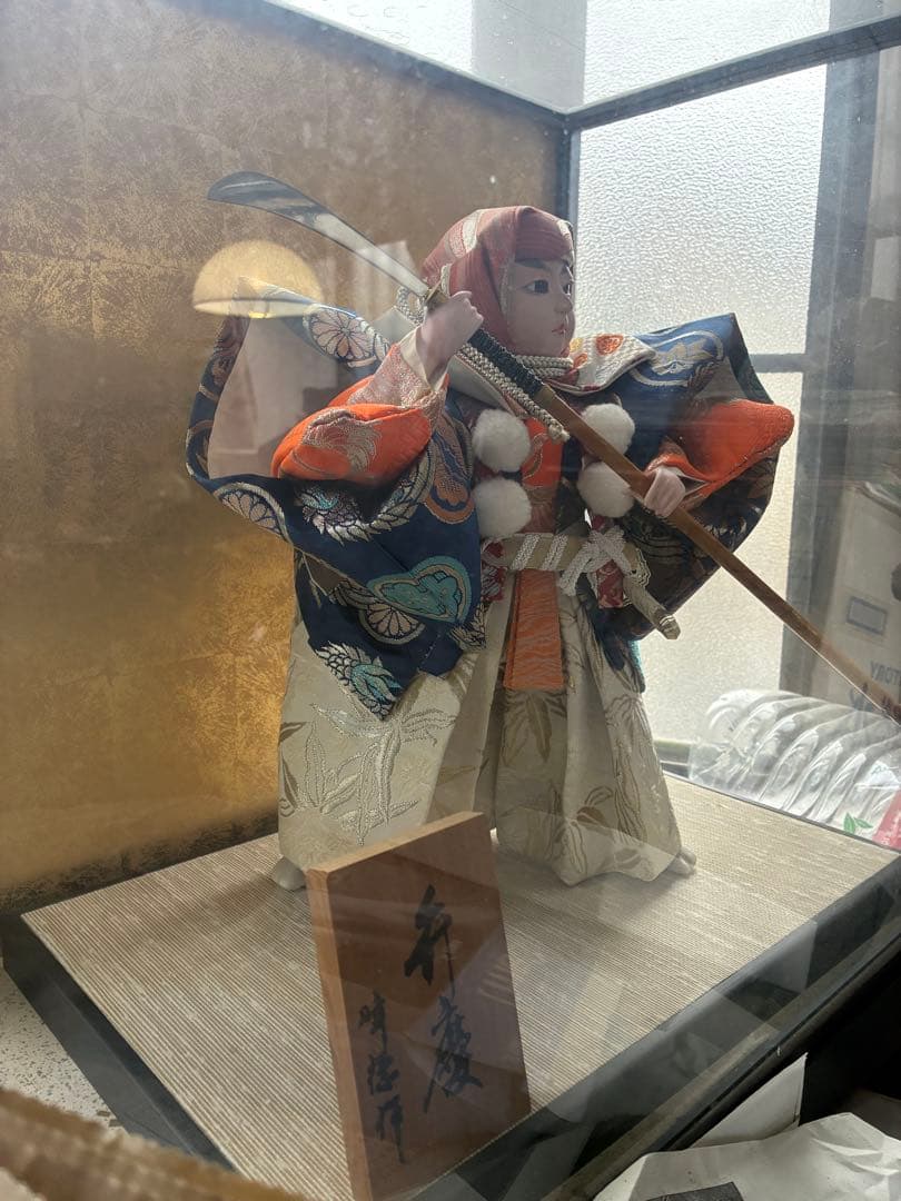 伝統的な五月人形 木製 ケース付き