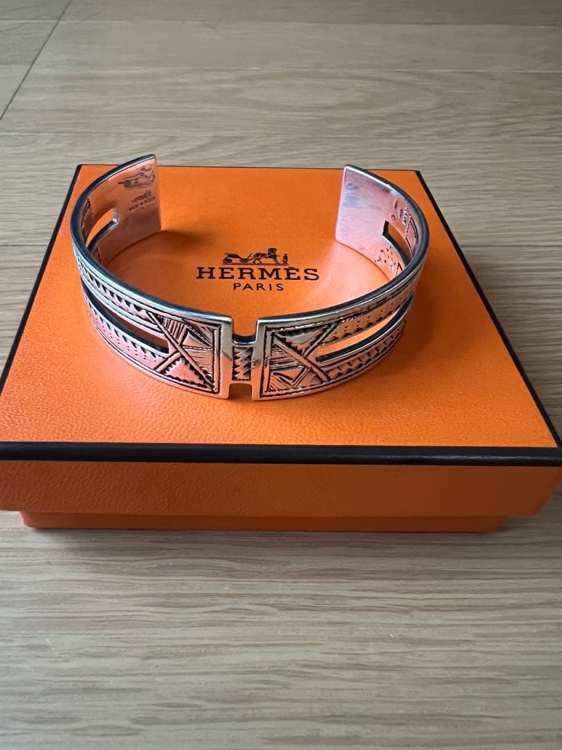 最終値下げHERMES トゥアレグバングル　T4新品未使用　川島着用ブレスレット