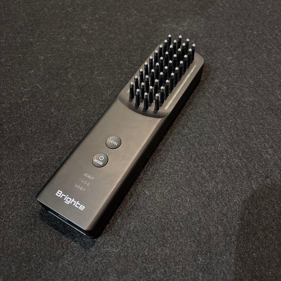 ク*ラ様 ブライト エレキブラシ+ 頭皮ケア ELEKI BRUSH+