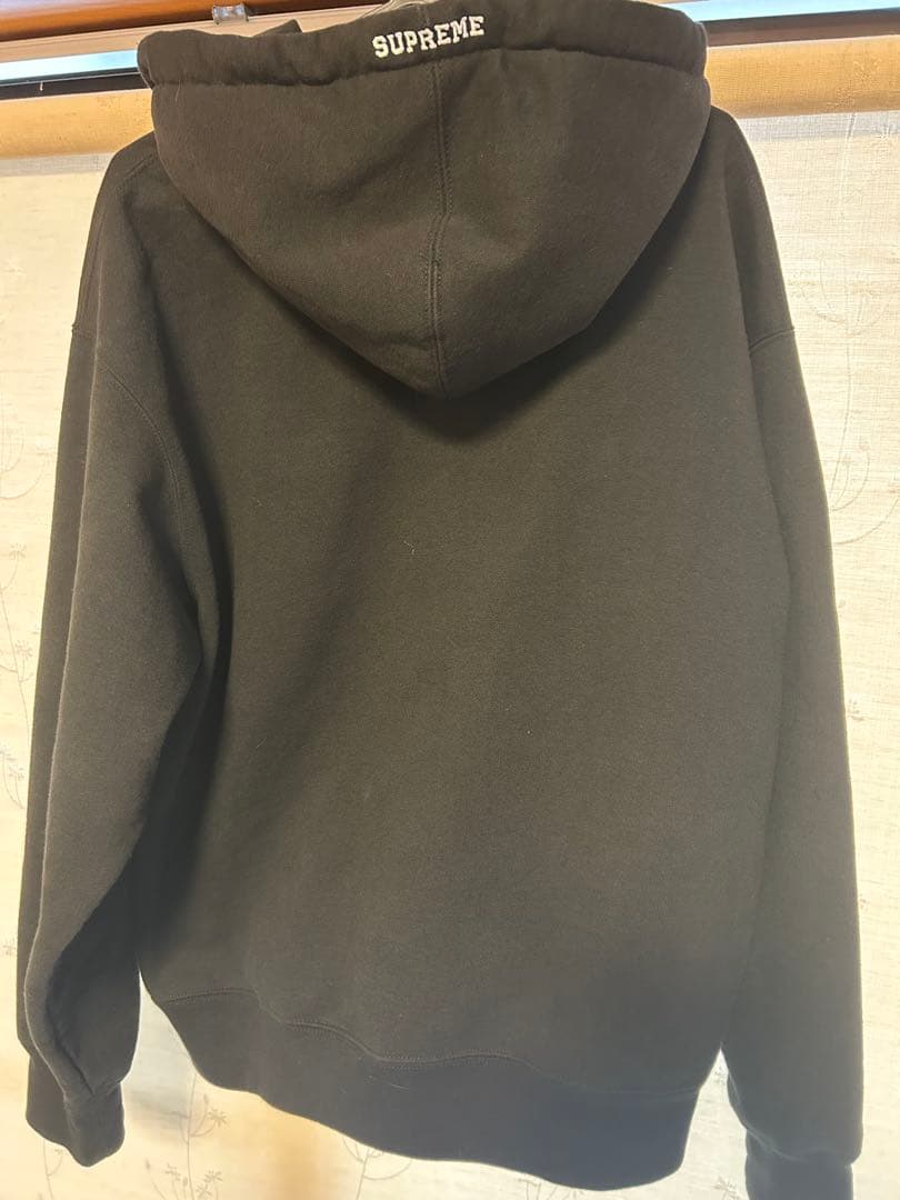 正規品 シュプリームSロゴジップアップパーカー