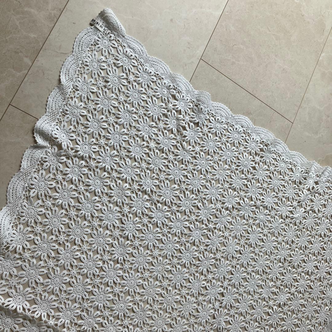 テーブルクロス　白　テーブルカバー　インテリア　花　ナチュラル　レトロ　棚