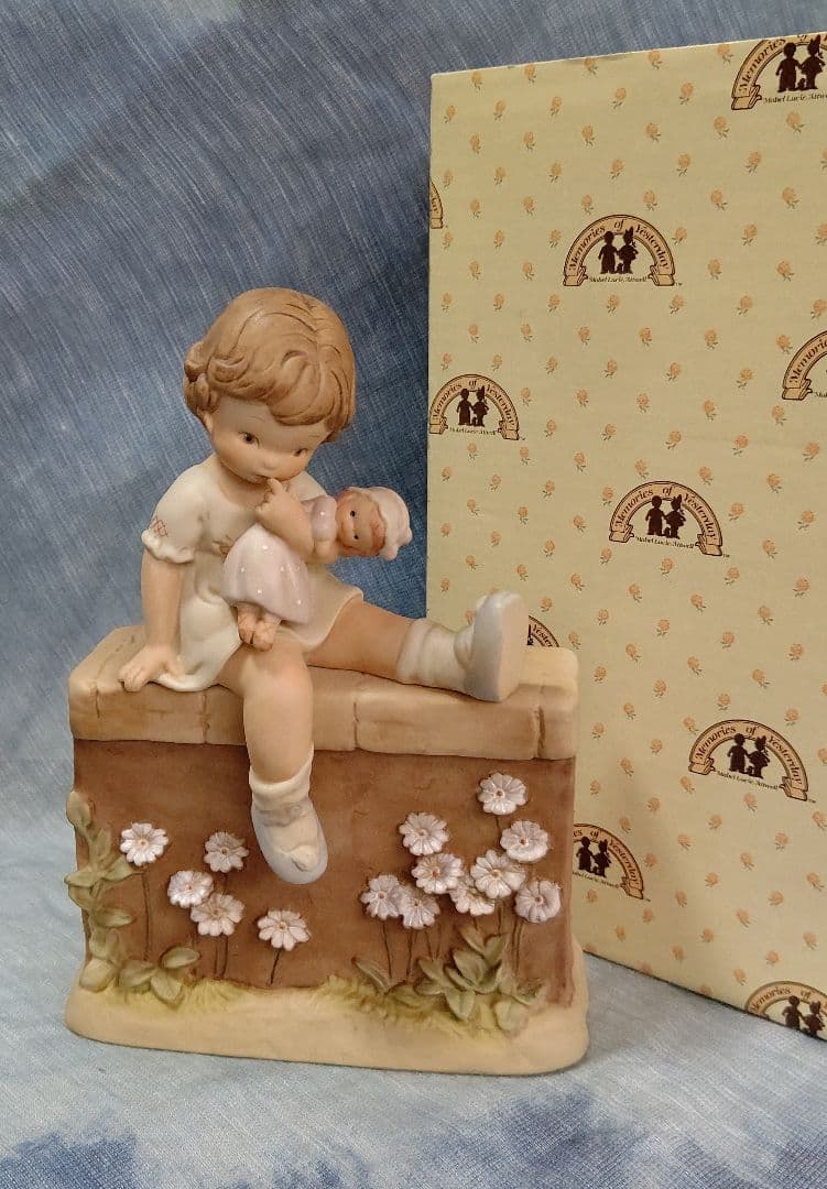 ルーシー アトウェル \