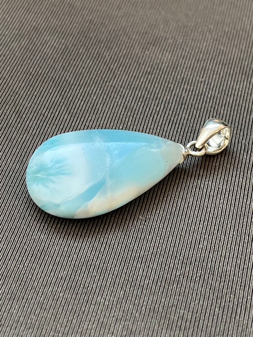 天然石☆高品質！ラリマーしずく型ペンダントップ☆全体的に模様が美しい！