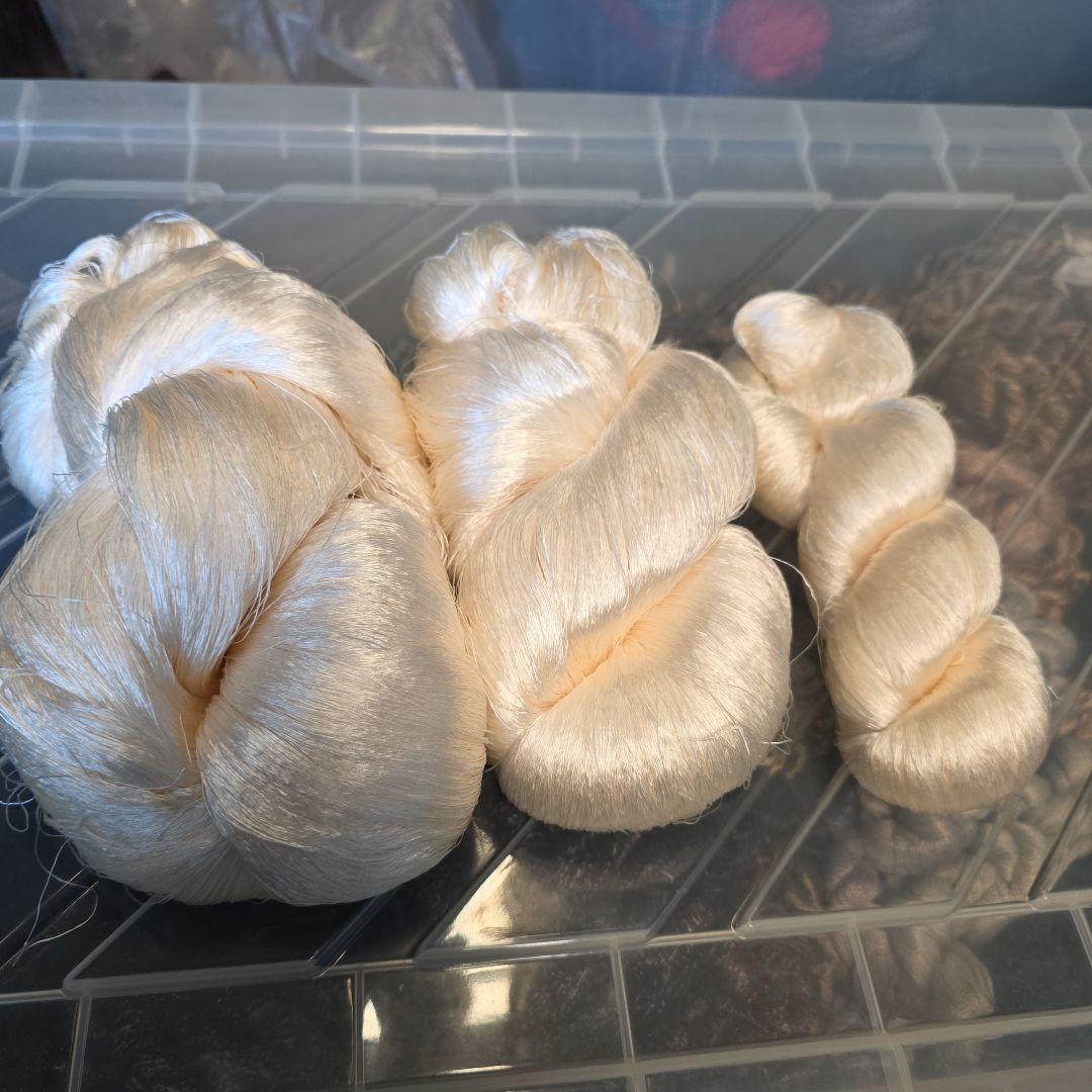 絹糸 ホワイト 精錬前