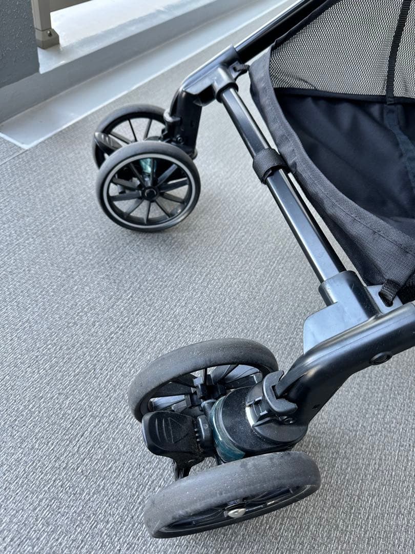 Combi スゴカル4キャスcompact ベビーカー ストライプ ベージュ