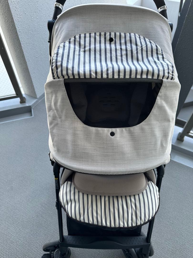 Combi スゴカル4キャスcompact ベビーカー ストライプ ベージュ