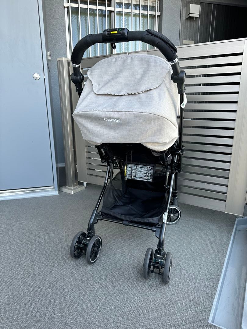 Combi スゴカル4キャスcompact ベビーカー ストライプ ベージュ