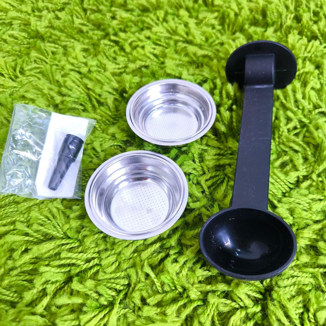 デロンギ エスプレッソ・カプチーノメーカー EC680BK