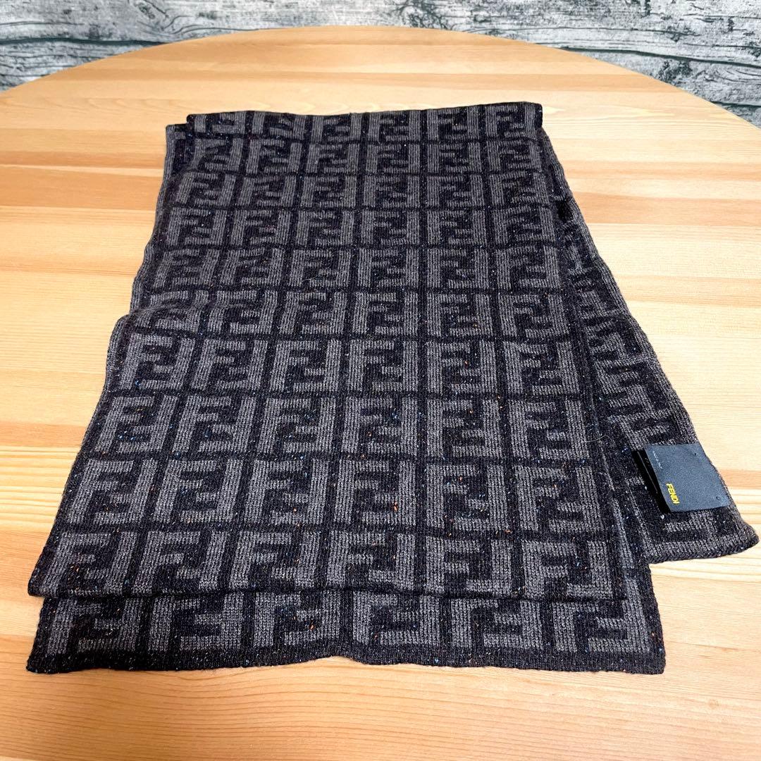 フェンディ FENDI ズッカ柄 マフラー 黒 グレー系 イタリア製