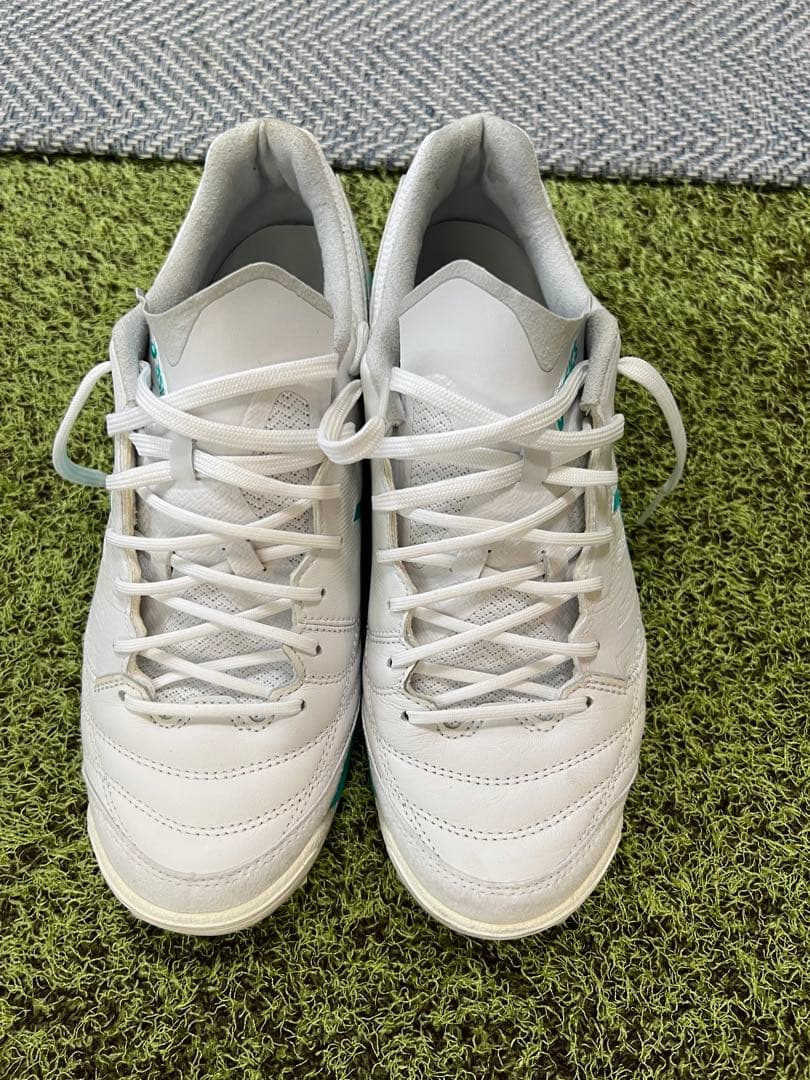 ASICS サッカーシューズDESTAQUE K FF TFホワイト26cm