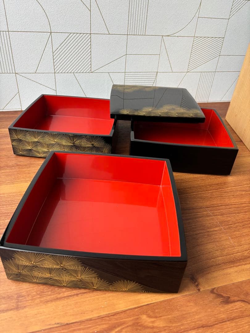 輪島塗　三段重　沈金　寿松　天然木　うるし塗装