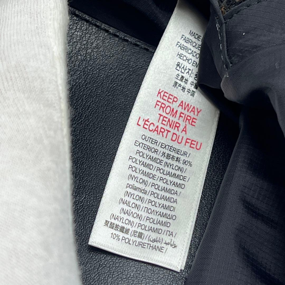 ✨極美品✨BURBERRY バーバリー　ロゴプリント　ボディバッグ　ナイロン