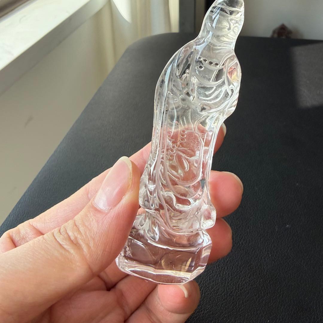 天然石水晶の観音様　置物　彫物NO.021401