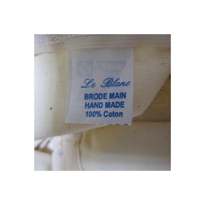 ヴェルサイユ宮殿で買った　クッションカバー　フルールドリス刺繍