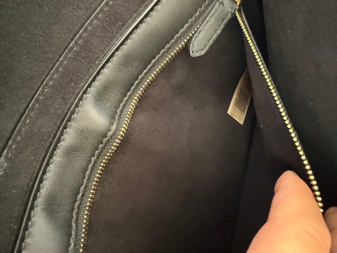 Burberry グラフィティ　メッセンジャーバッグ