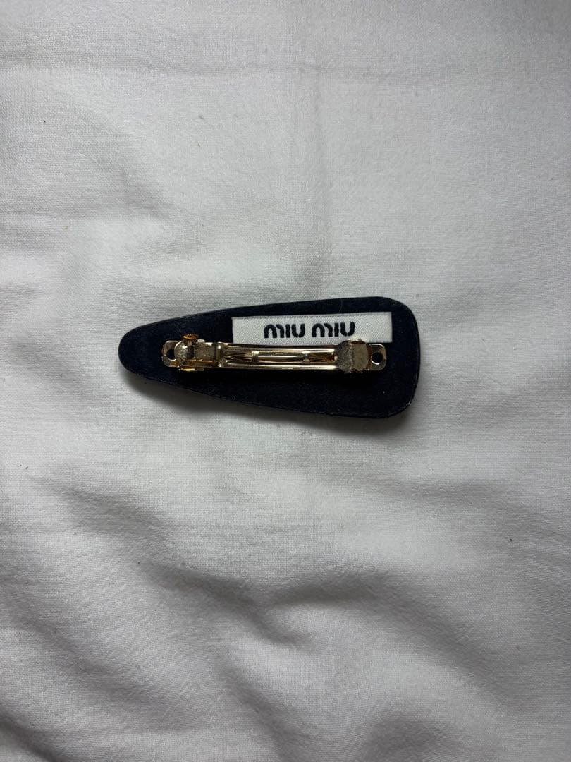 MIU MIU ヘアピン 黒
