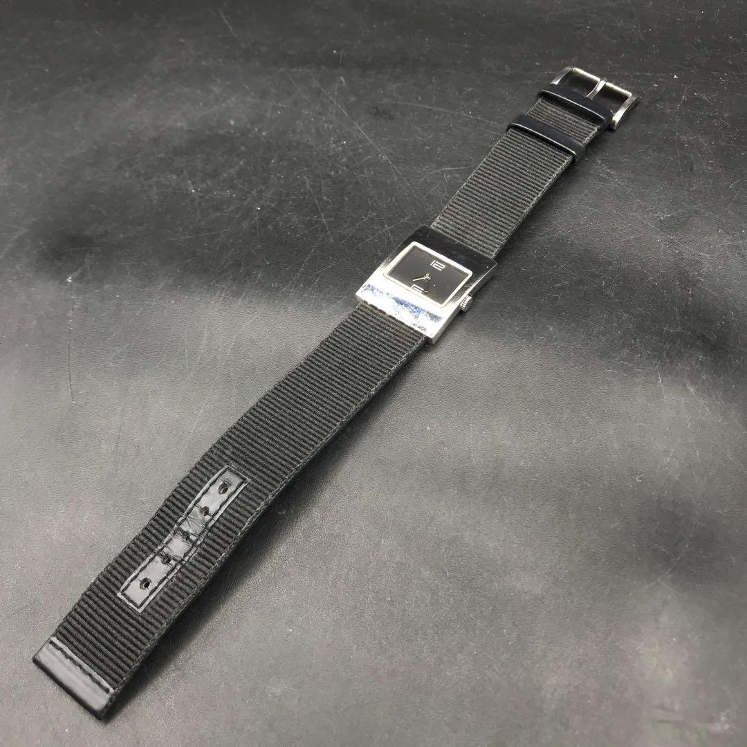 M174 電池交換済み GUCCI 腕時計 スクエア ブラック文字盤 4900L