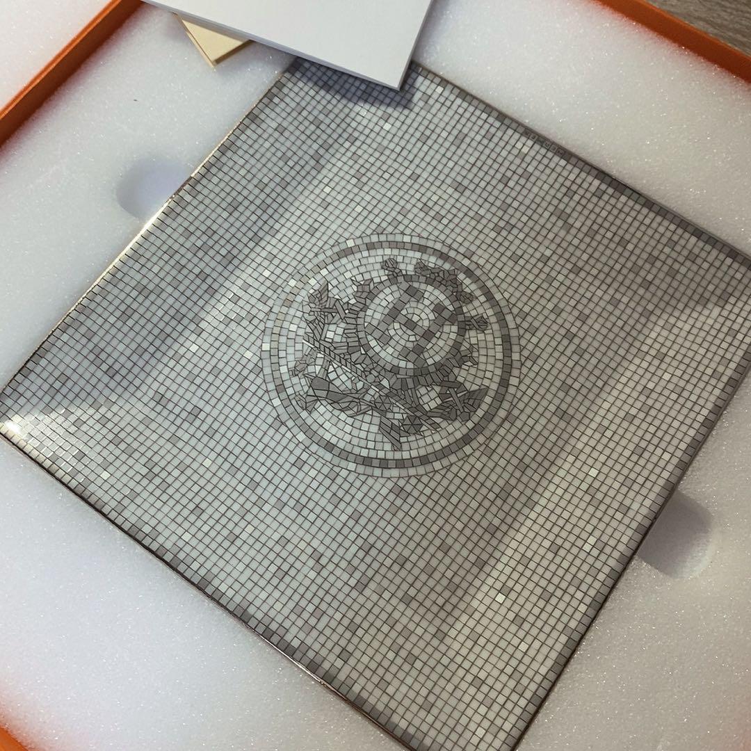 希少エルメス モザイク ヴァンキャトル スクエアプレート プチカレ プラチナ