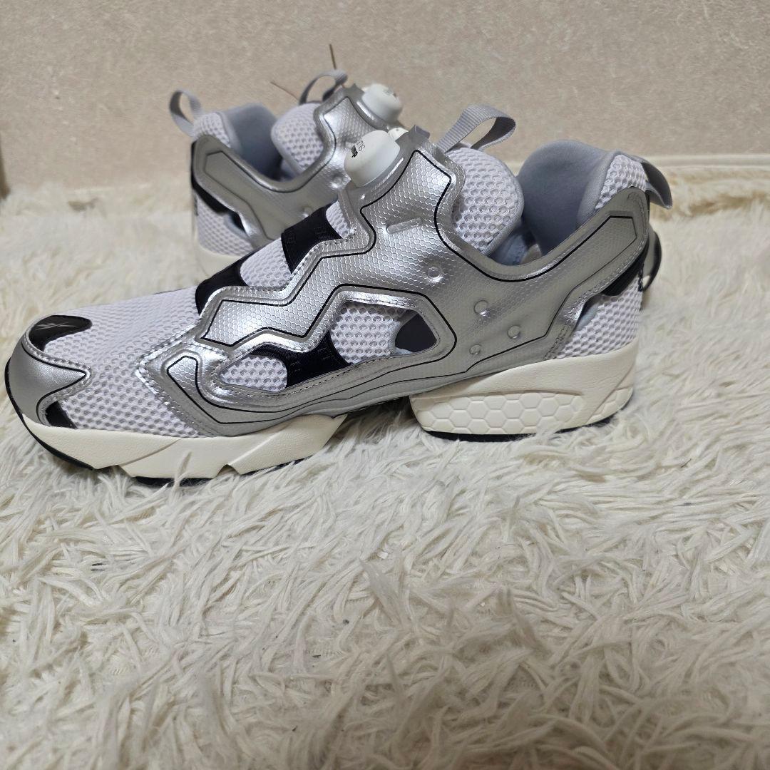 美品　ビームス別注　Reebok 　INSTAPUMP FURY Silver