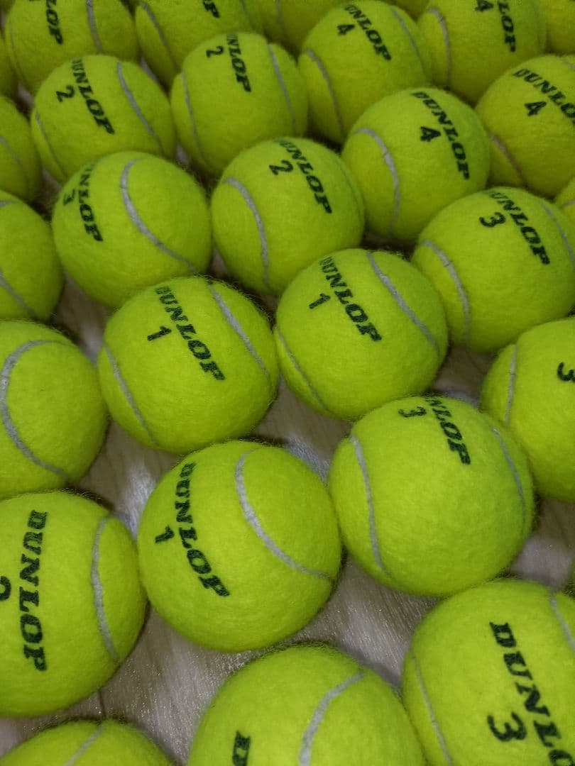 ★値下げ中★超美品！★おすすめ★硬式テニスボール(約60球) DUNLOP AO