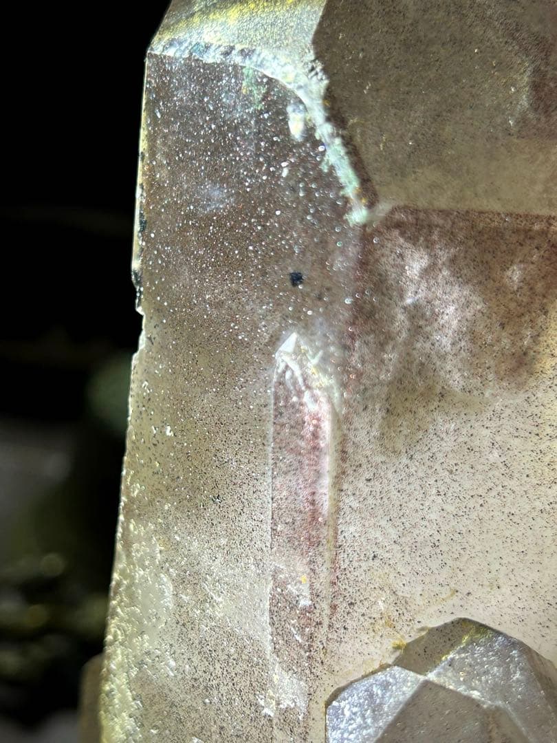 ☆最高級品！帝王秘宝！ブラック　レッド　スーパーセブン　水晶　クラスター　原石