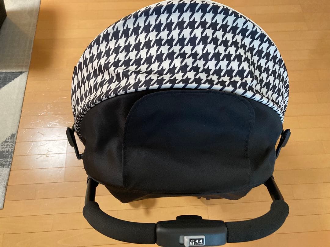 極美品　軽量3.２キロ　ベビーカー B型　Richeii カルガループラスRS