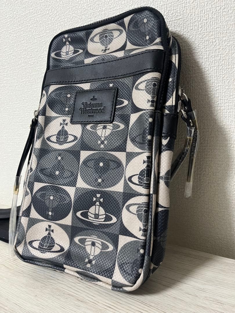 【超美品】 Vivienne Westwood ボディバッグ